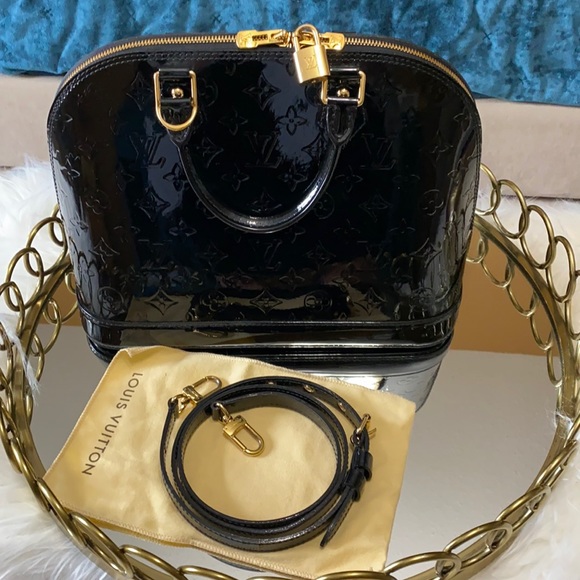 ALMA PM MV BLACK LEATHER PURSE - Picture 1 of 15